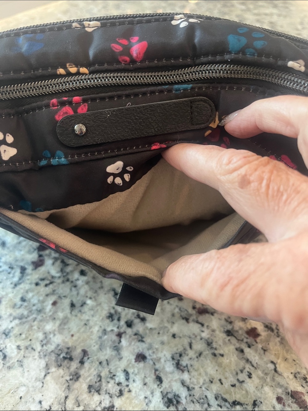 lug navy Blue Quilted Crossbody with Multicolor Paw Prints - Picture 4 of 9